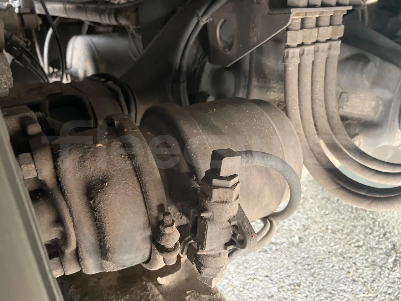Mercedes-Benz Sunsundegui - axle 2 caliper brakes left