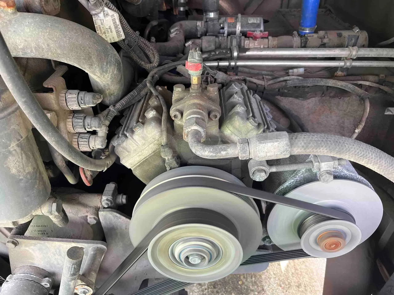 Mercedes-Benz Sunsundegui - air conditioning compressor