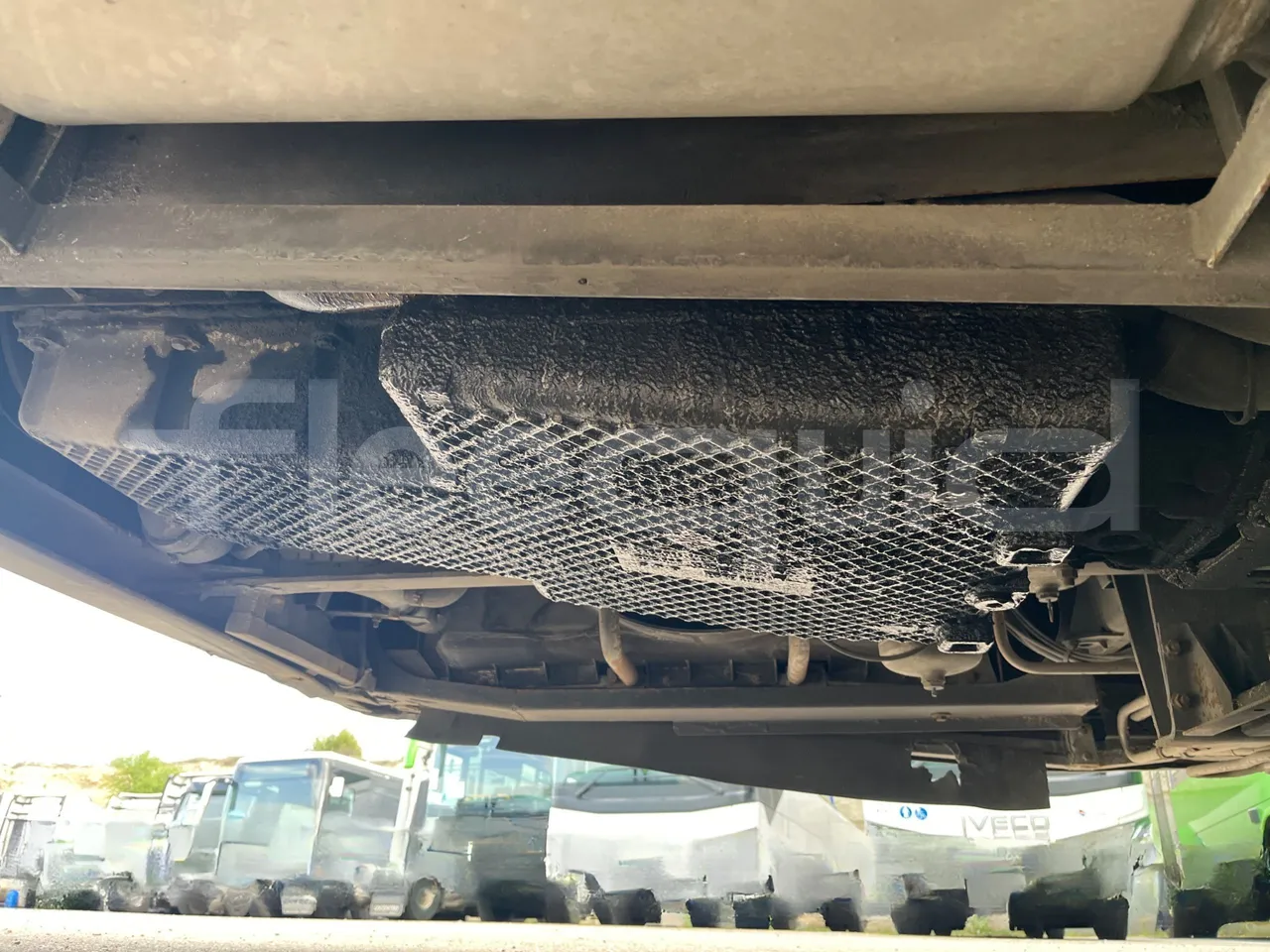Mercedes-Benz Sunsundegui - engine without protection
