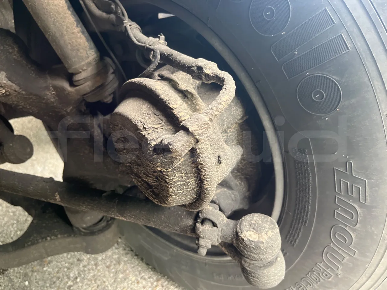 Mercedes-Benz Sunsundegui - front brake calipers left