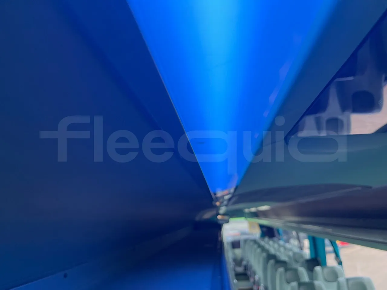 Mercedes-Benz Sunsundegui - roof hatch 3