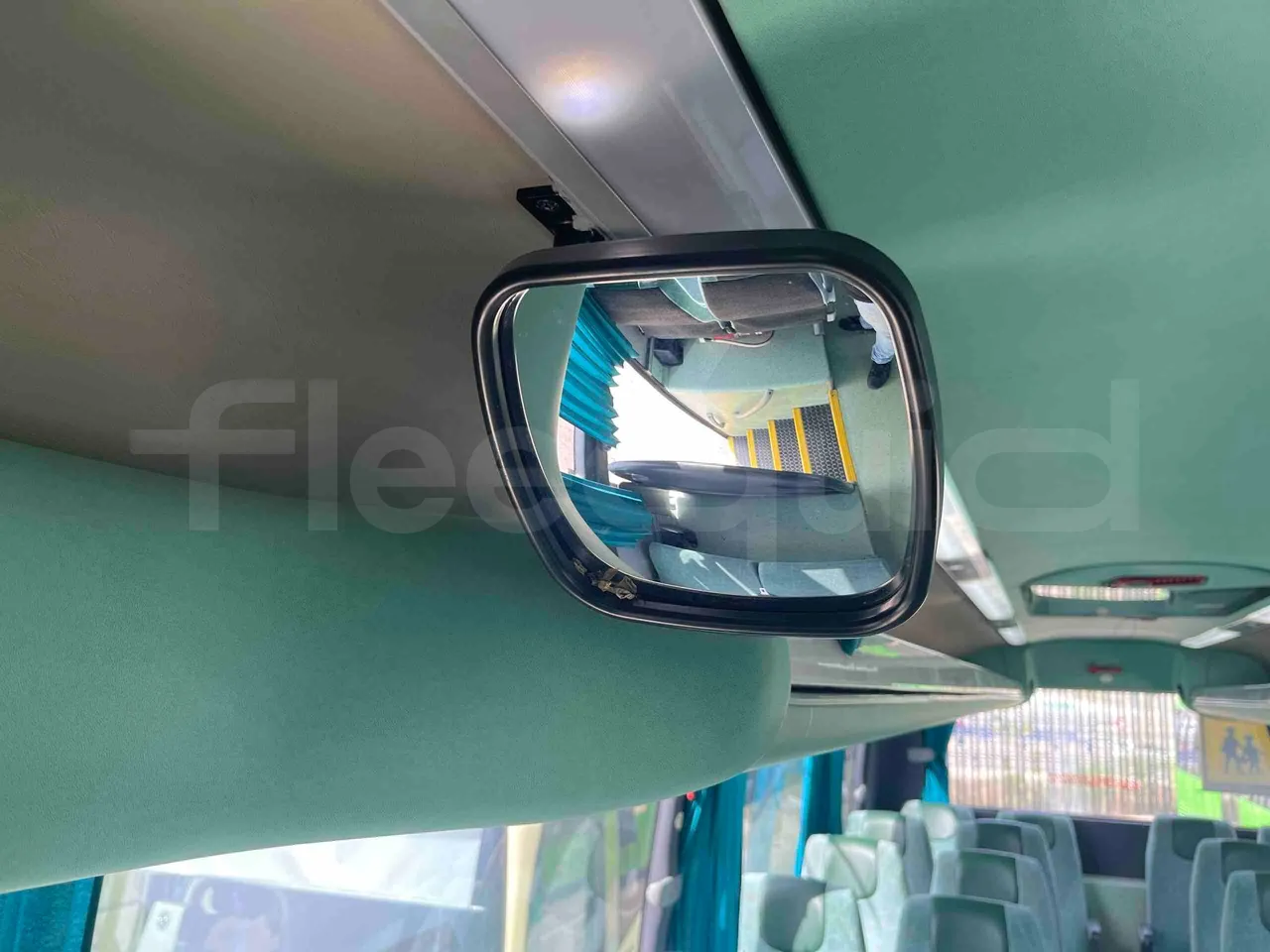 Mercedes-Benz Sunsundegui - power outlets detail