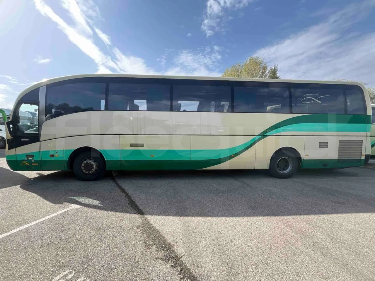 Mercedes-Benz Sunsundegui - left side photo