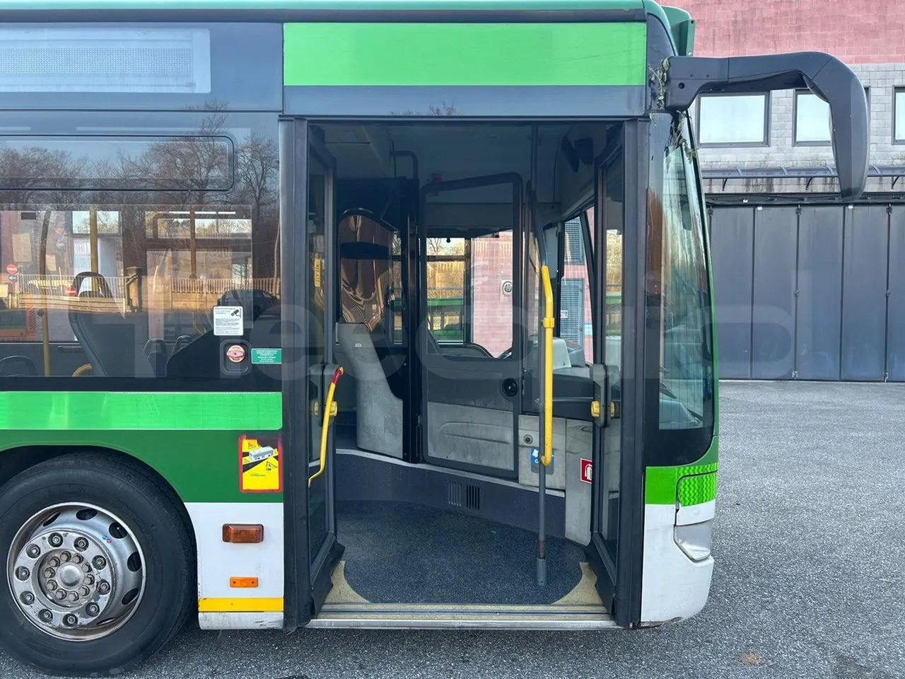 Mercedes-Benz O 530 G- 3P - Euro5 - 260kW - 17.940mt - front door 1 open