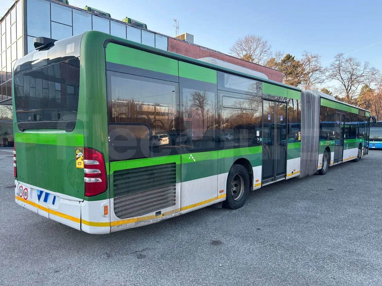 Mercedes-Benz O 530 G- 3P - Euro5 - 260kW - 17.940mt - 3/4 right rear doors closed