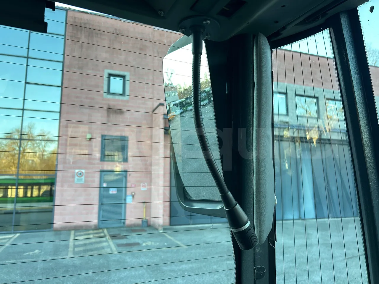 Mercedes-Benz O 530 G- 3P - Euro5 - 260kW - 17.940mt - driver microphone accessories photo