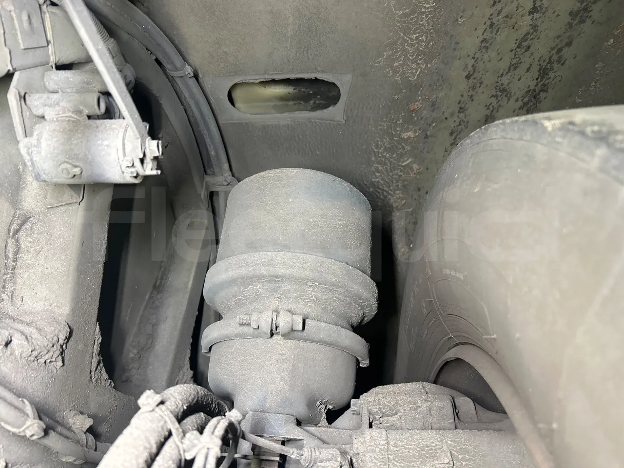 Mercedes-Benz O 530 G- 3P - Euro5 - 260kW - 17.940mt - axle 2 caliper brakes left