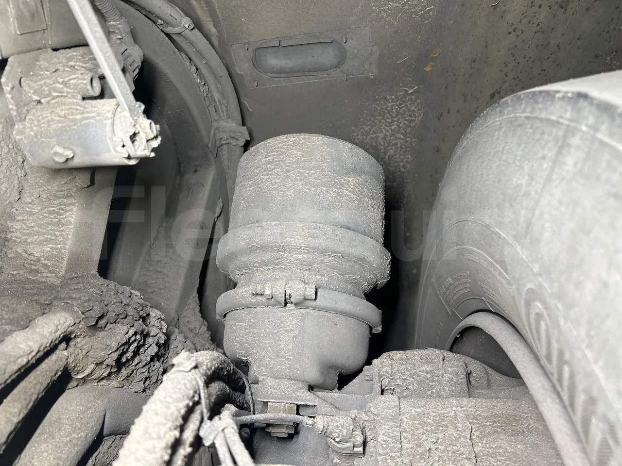 Mercedes-Benz O 530 G- 3P - Euro5 - 260kW - 17.940mt - axel 3 caliper brakes left