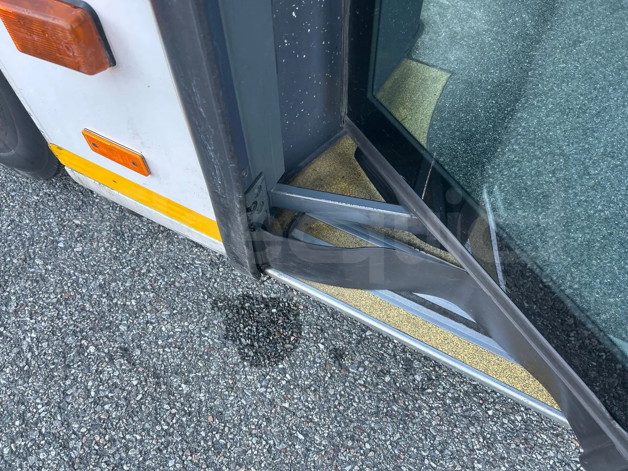 Mercedes-Benz O 530 G- 3P - Euro5 - 260kW - 17.940mt - door mechanism photo