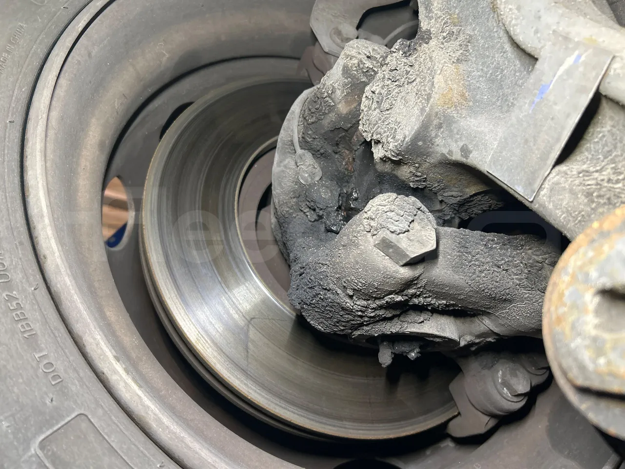 Mercedes-Benz O 530 G- 3P - Euro5 - 260kW - 17.940mt - front discs left