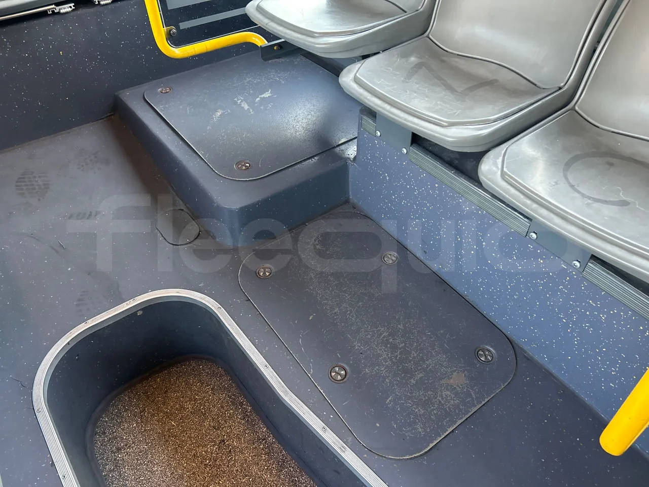 Mercedes-Benz O 530 G- 3P - Euro5 - 260kW - 17.940mt - floor hatches photo