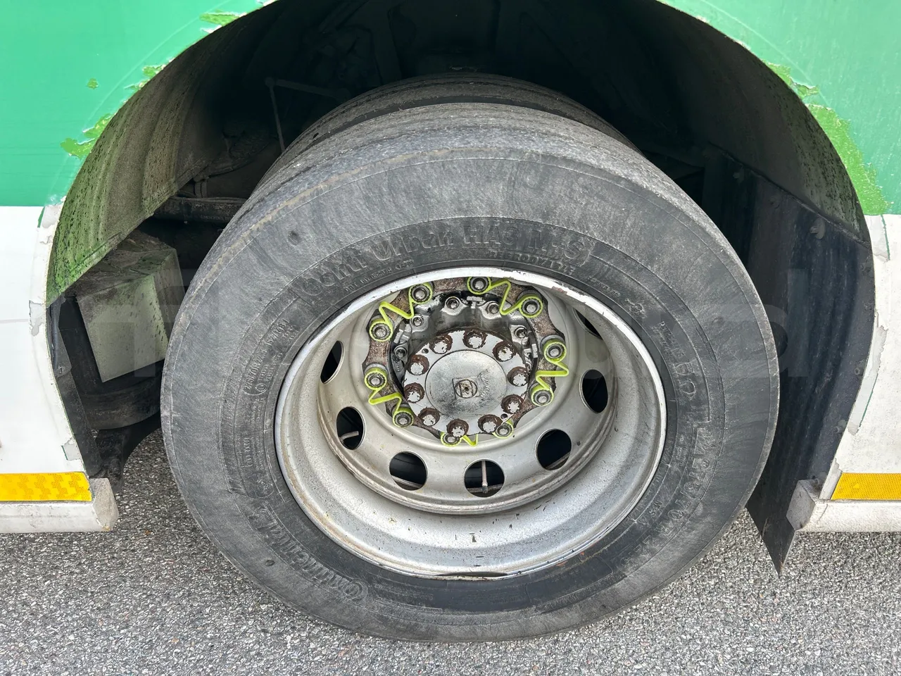 Mercedes-Benz O 530 G- 3P - Euro5 - 260kW - 17.940mt - rear left tire photo