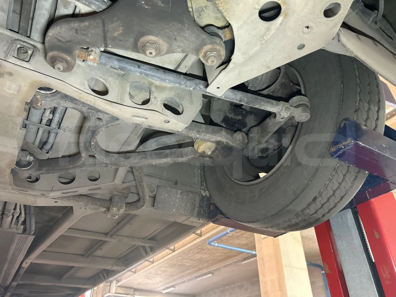 Mercedes-Benz O 530 G- 3P - Euro5 - 260kW - 17.940mt - front axle left side