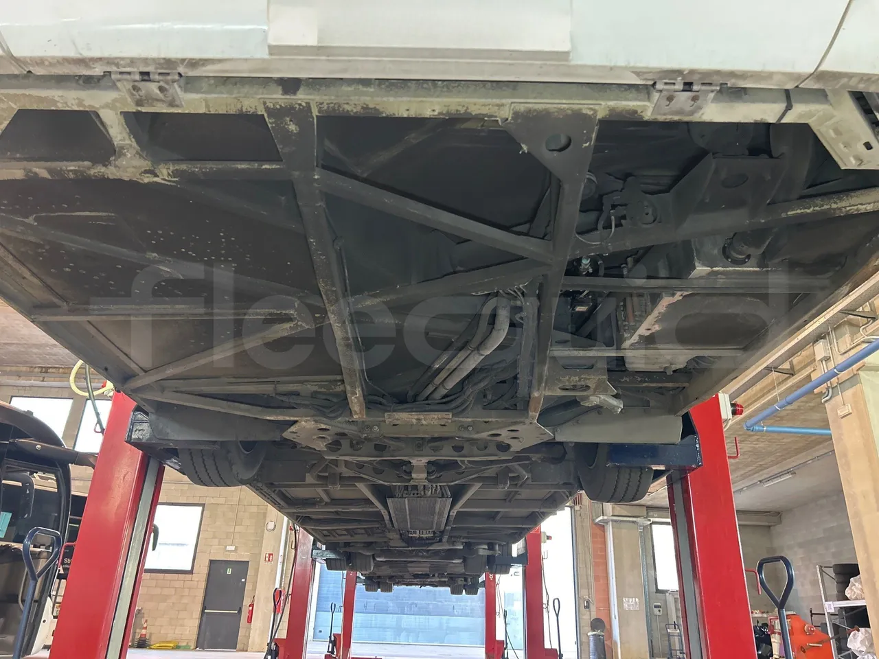 Mercedes-Benz O 530 G- 3P - Euro5 - 260kW - 17.940mt - front undercarriage from front