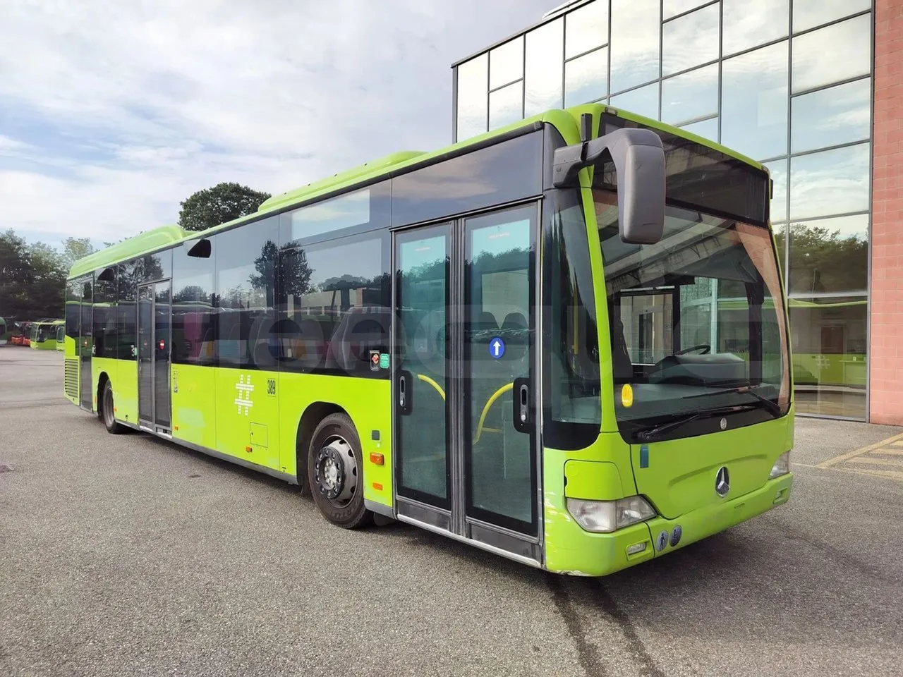 Mercedes-Benz Citaro O 530 LE - Euro5 - 220kW - 13.057mt - 3/4 front right doors
