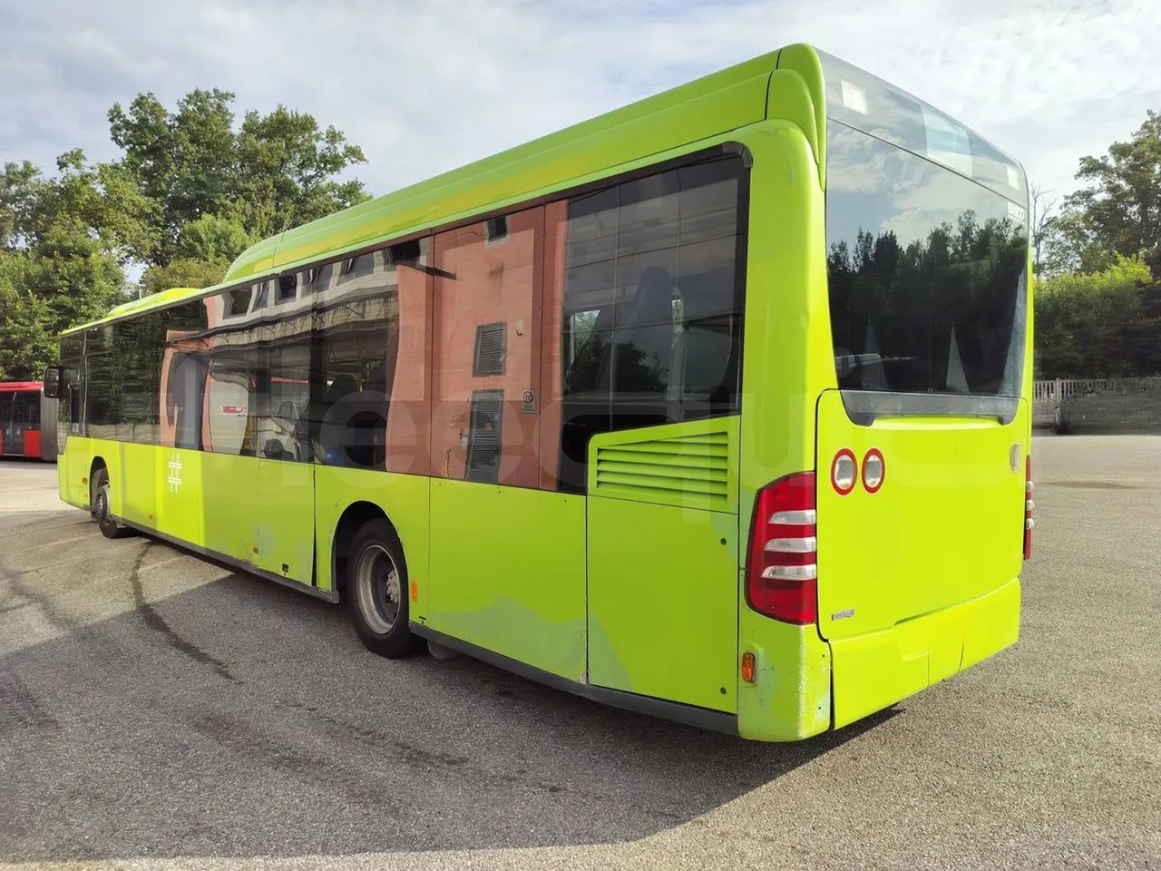Mercedes-Benz Citaro O 530 LE - Euro5 - 220kW - 13.057mt - 3/4 left rear side