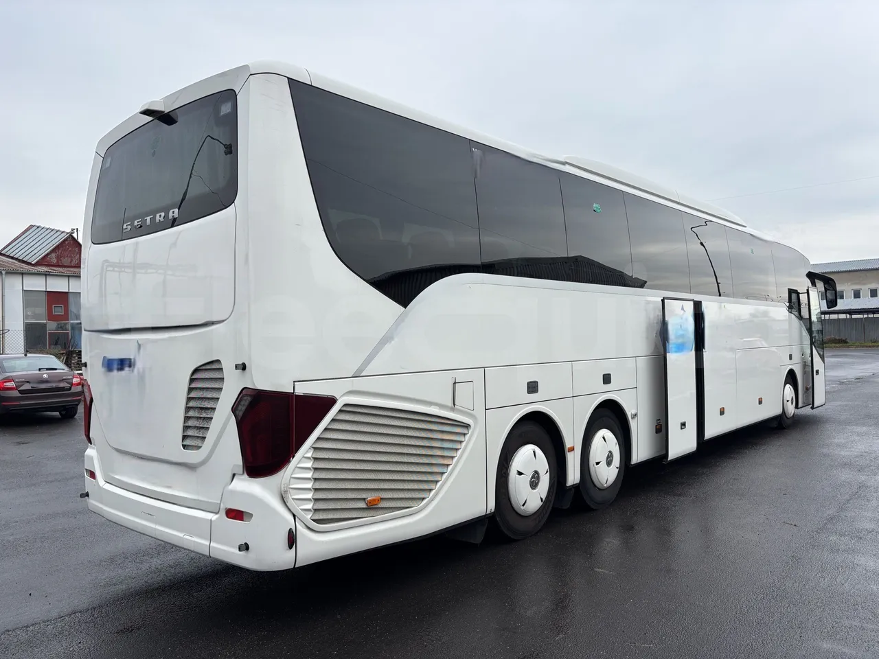Setra S517 - 3/4 Rear Right Side Doors Open