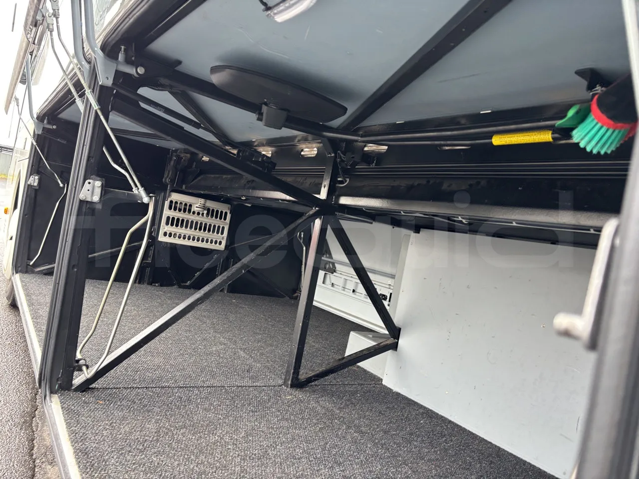 Setra S517 - Luggage