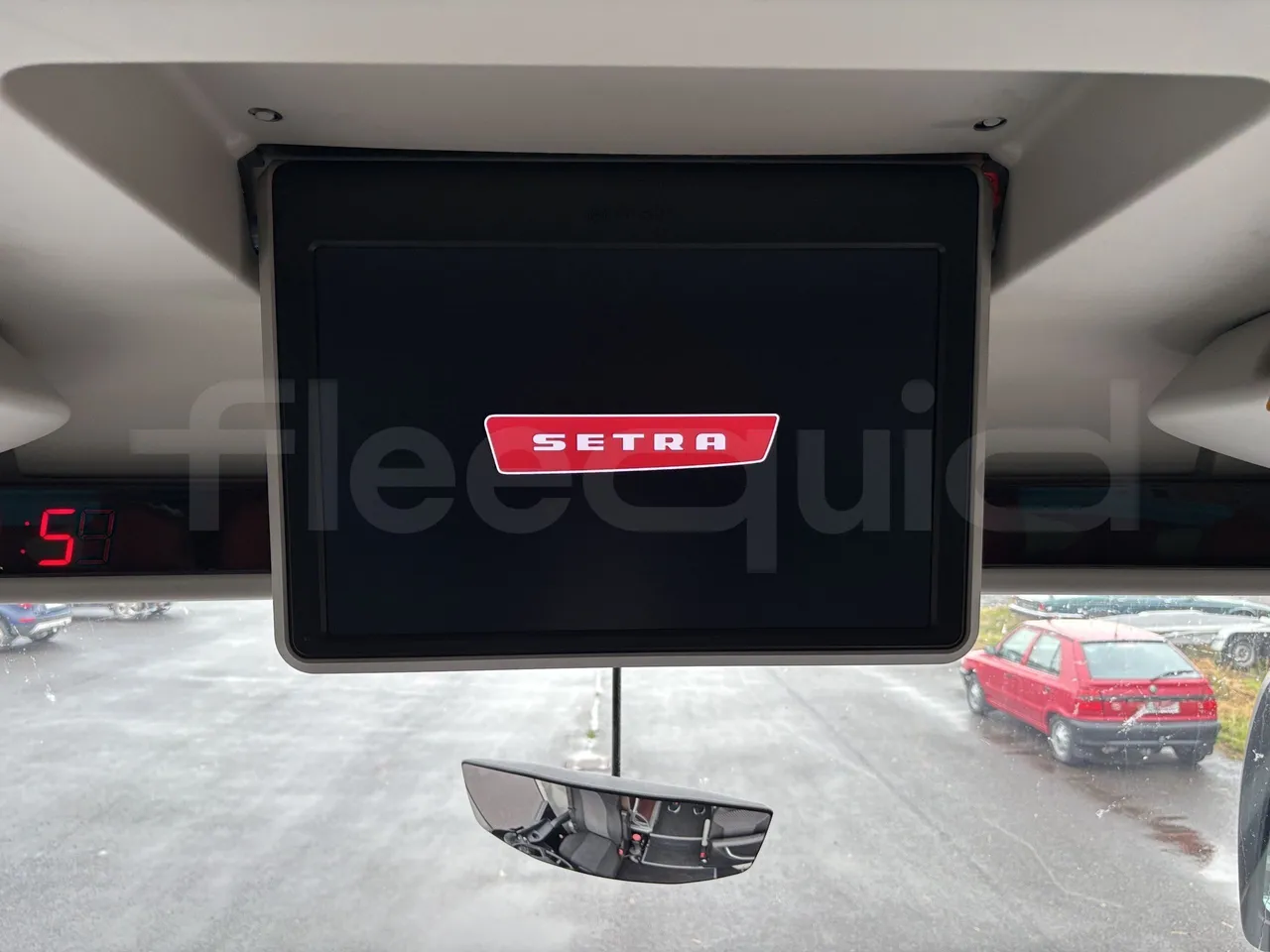 Setra S517 - Monitor