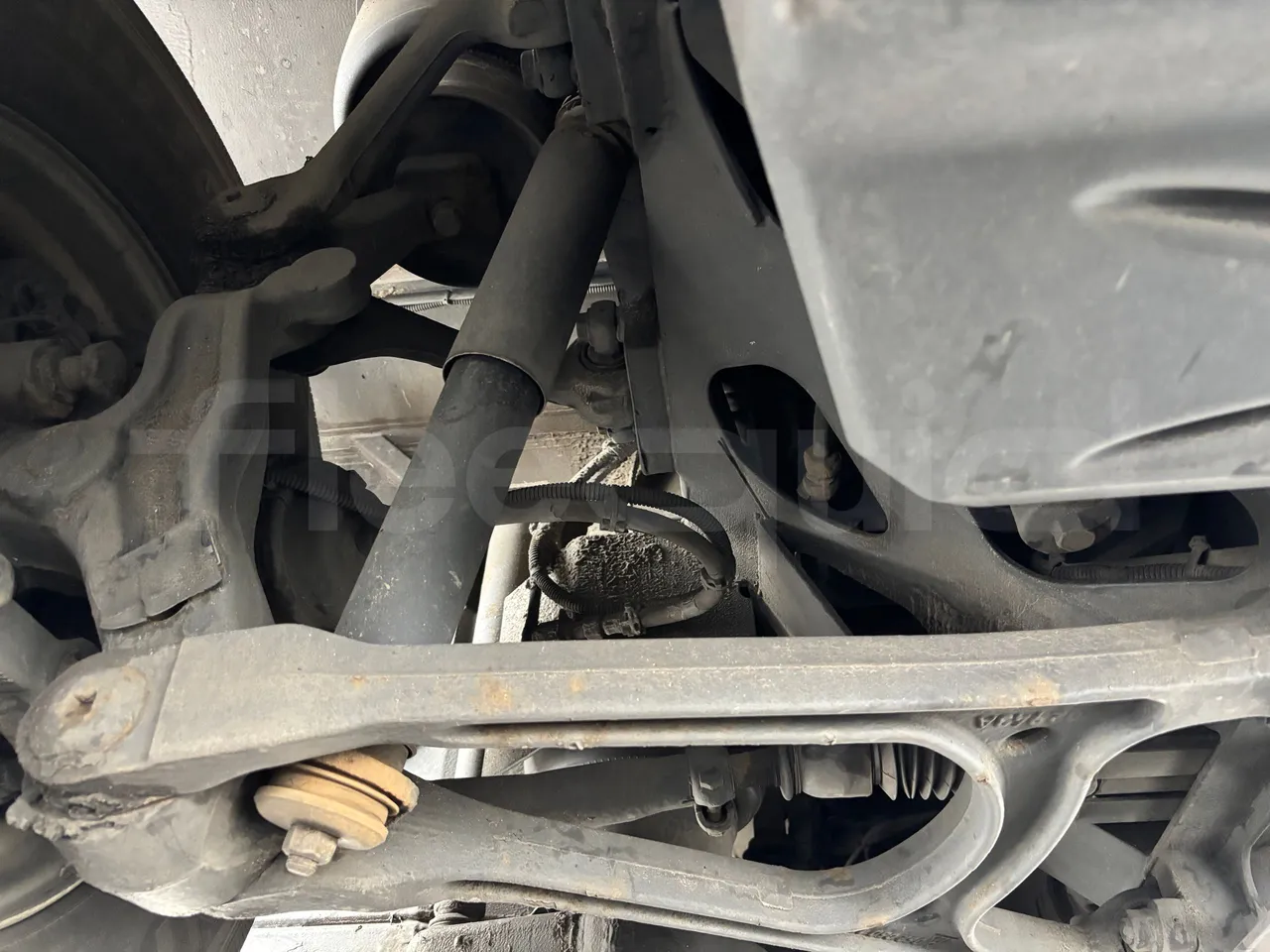 Setra S517 - Third Axle First Shock Absorbers Left Side
