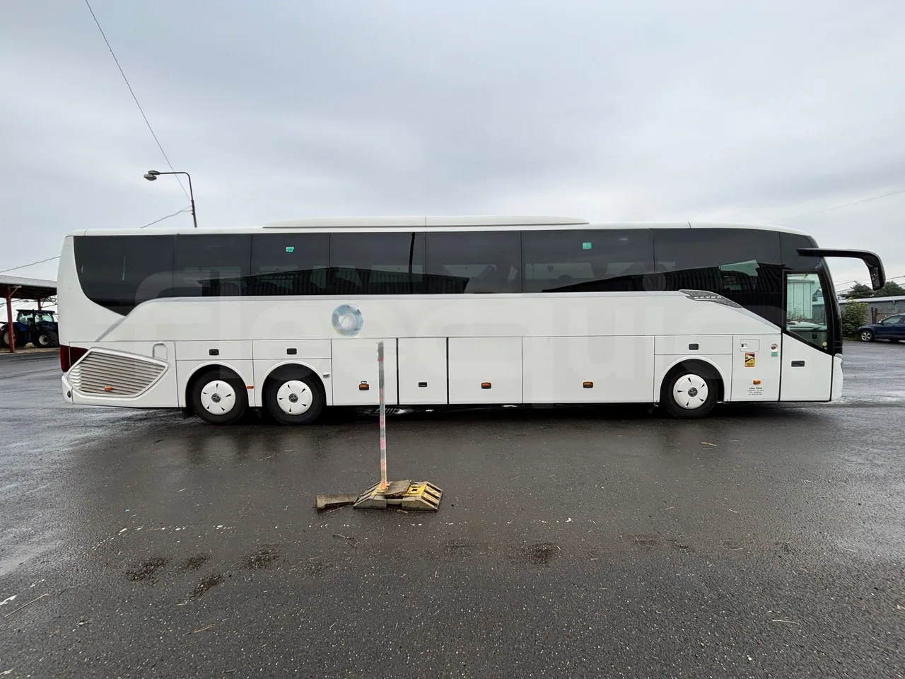 Setra S517 - Right Side
