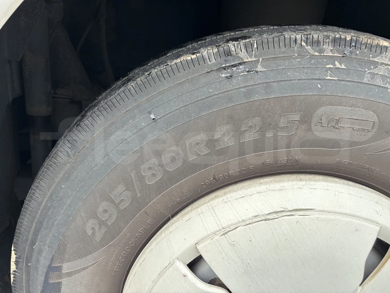 Setra S517 - Third Axle Left Side: Tyre Size