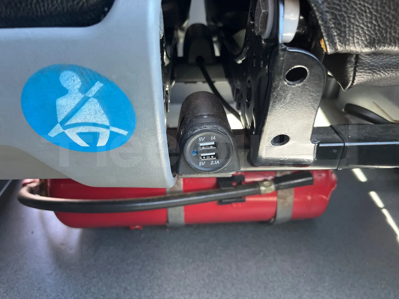 Irizar Scania - usb charging detail