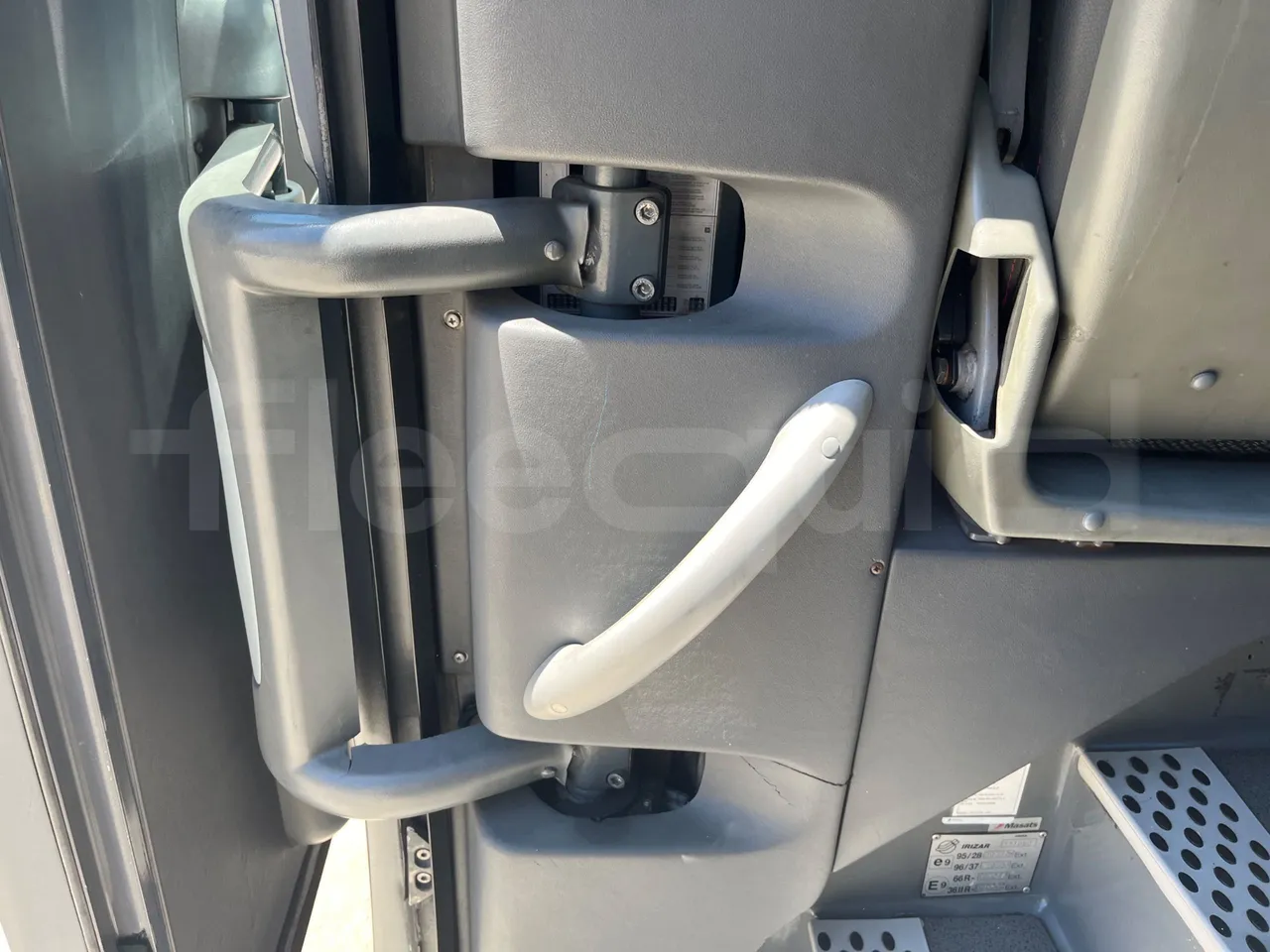Irizar Scania - door mechanism photo