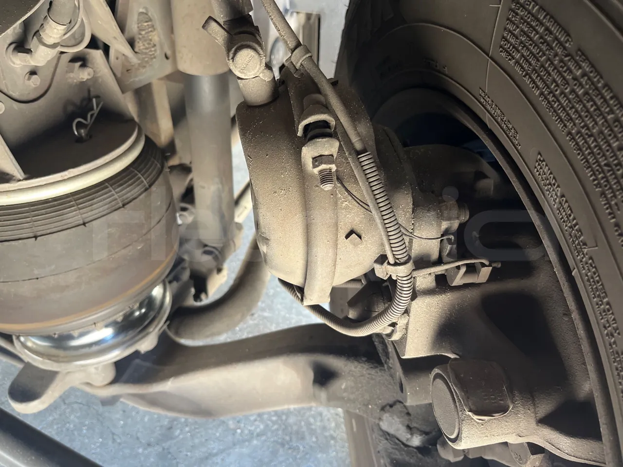 Irizar Scania - front brake calipers right