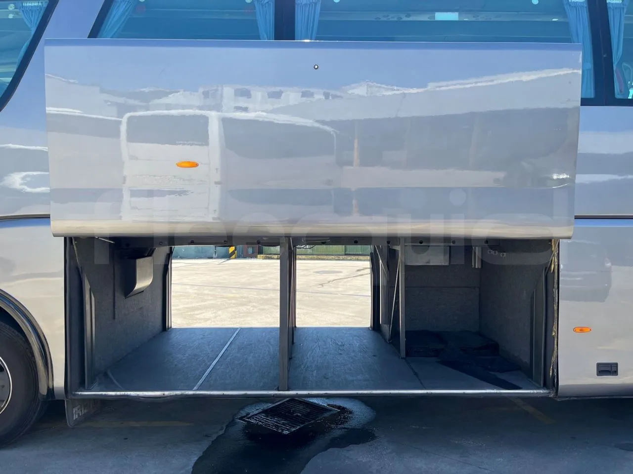 Irizar Scania - luggage rack photo