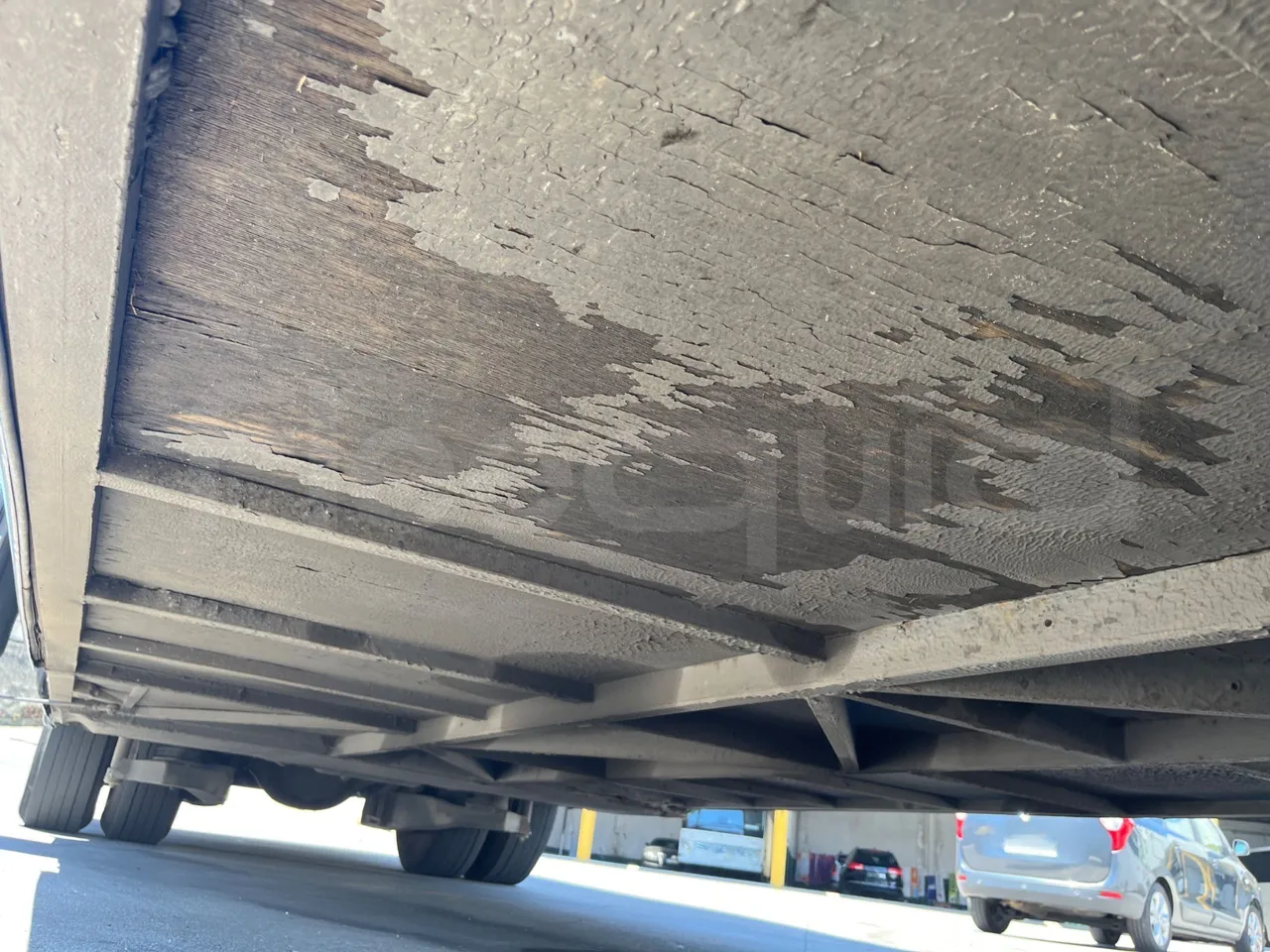 Irizar Scania - central undercarriage photo