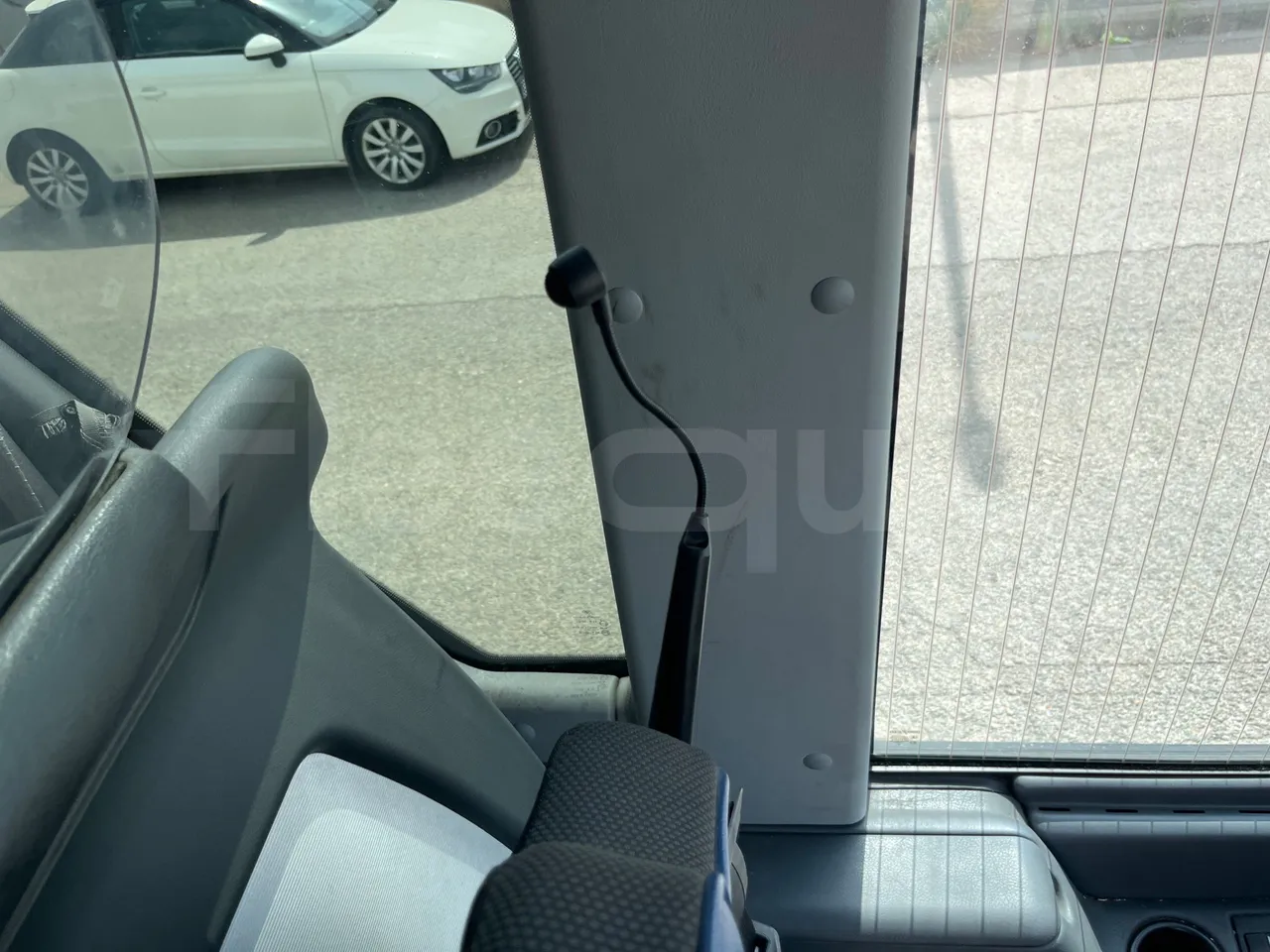 Man Lion's Coach L - EUR6 - 368kW - 13.8m - driver microphone accessories photo