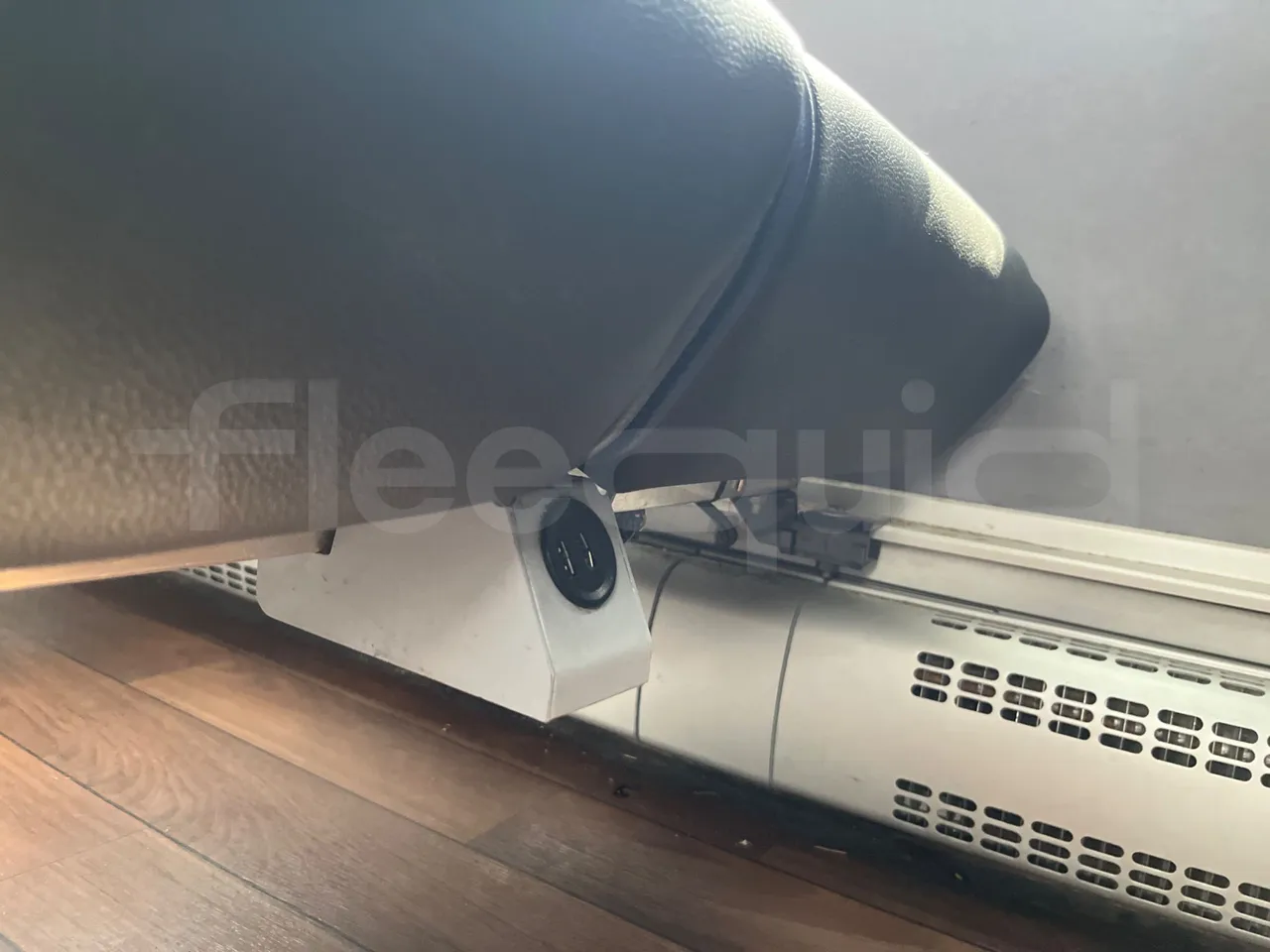 Man Lion's Coach L - EUR6 - 368kW - 13.8m - usb charging detail