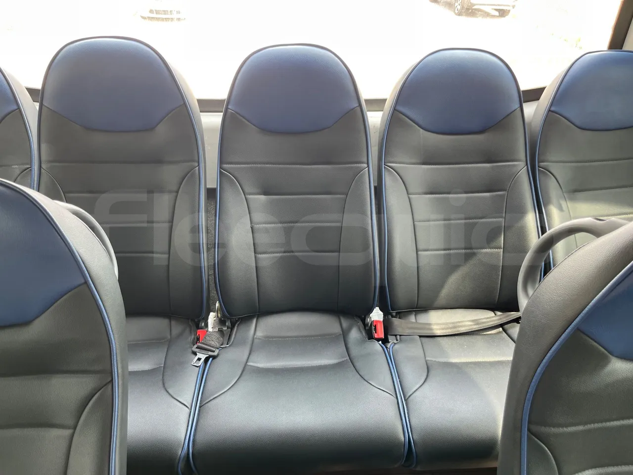Man Lion's Coach L - EUR6 - 368kW - 13.8m - single seat detail
