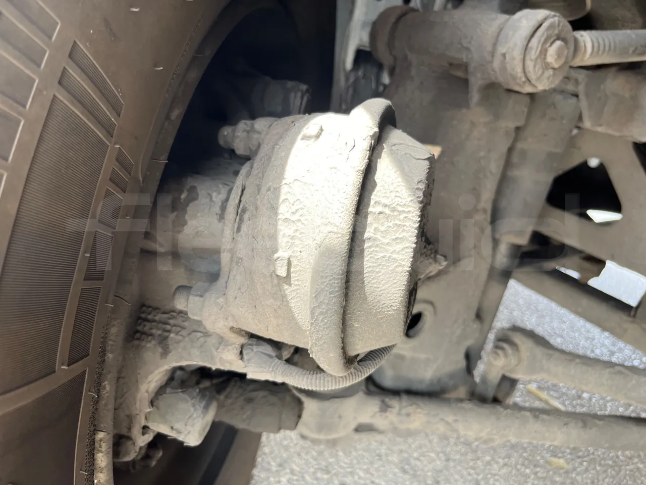 Man Lion's Coach L - EUR6 - 368kW - 13.8m - front brake calipers left