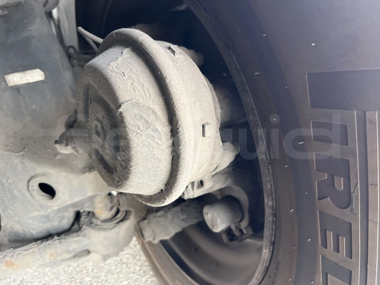 Man Lion's Coach L - EUR6 - 368kW - 13.8m - front brake calipers right