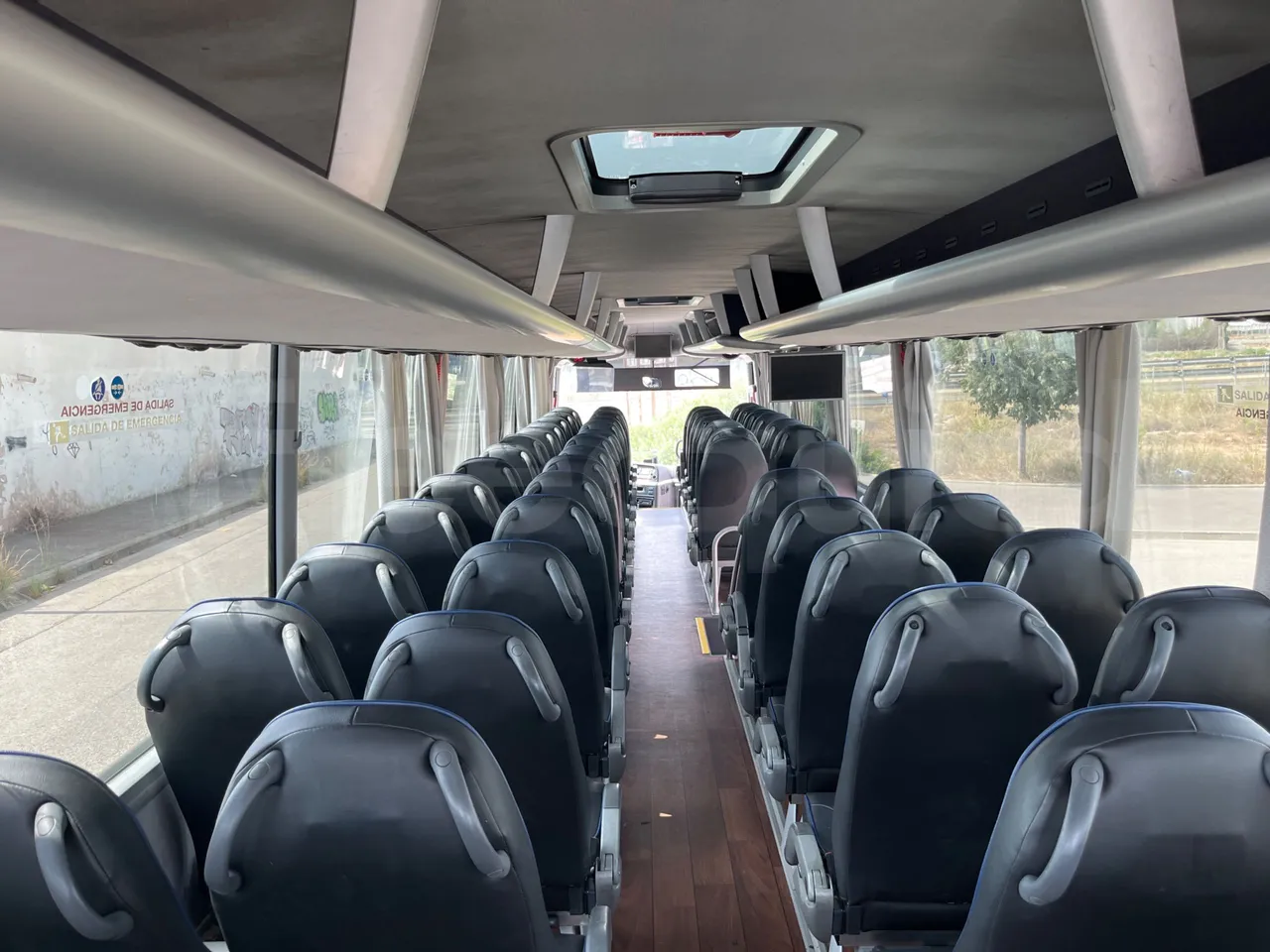 Man Lion's Coach L - EUR6 - 368kW - 13.8m - forward view all seats last row height
