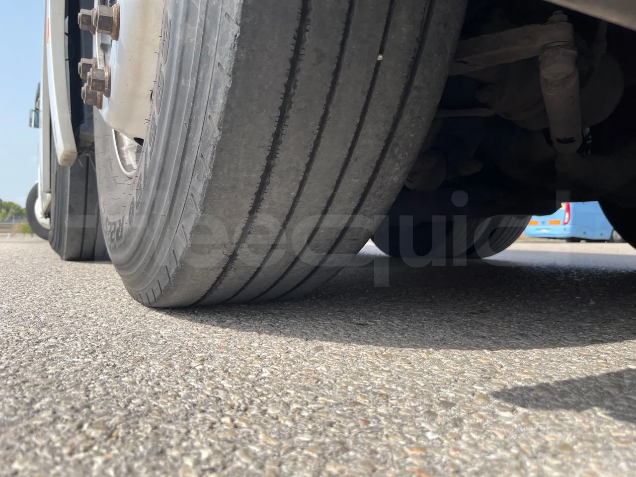 Man Lion's Coach L - EUR6 - 368kW - 13.8m - tread condition second axle tires right