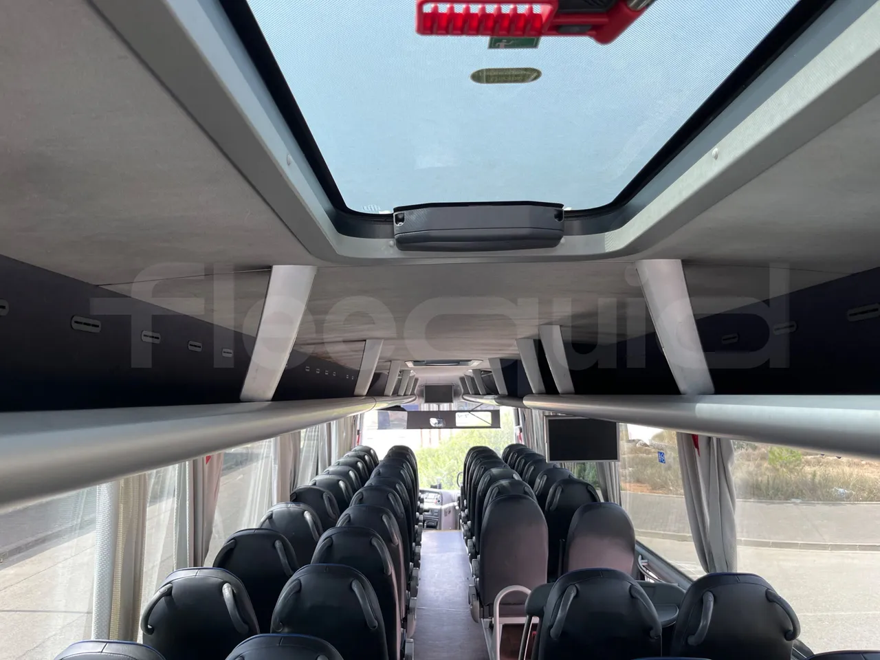 Man Lion's Coach L - EUR6 - 368kW - 13.8m - overhead compartments photo