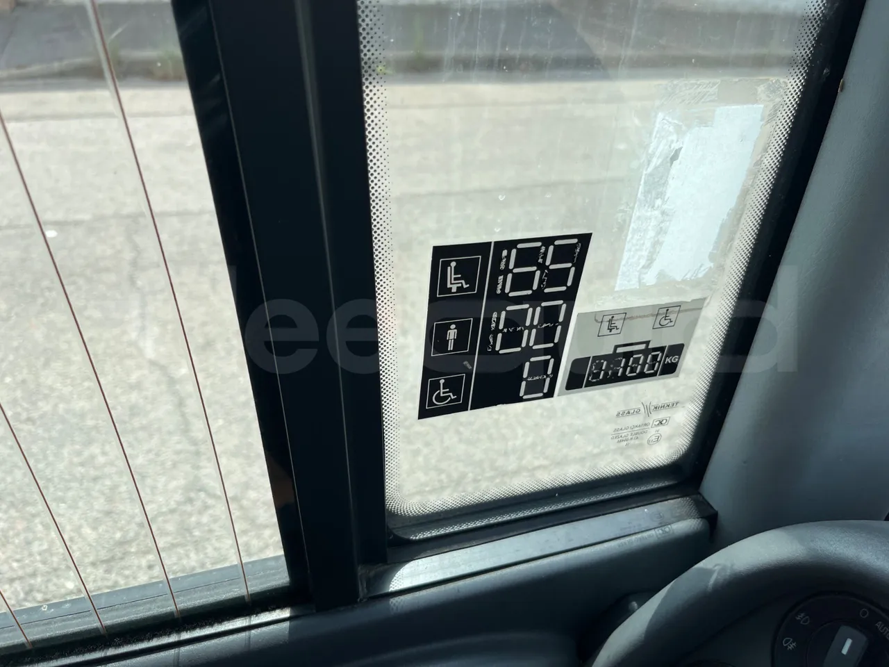 Man Lion's Coach L - EUR6 - 368kW - 13.8m - seat plate photo