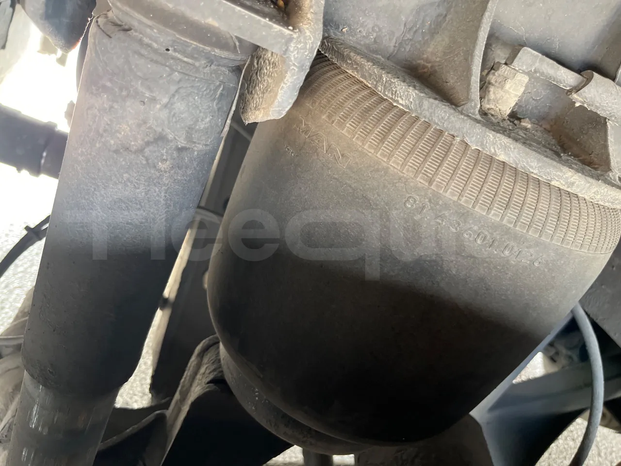 Man Lion's Coach L - EUR6 - 368kW - 13.8m - axel 3 shock absorbers 1 right