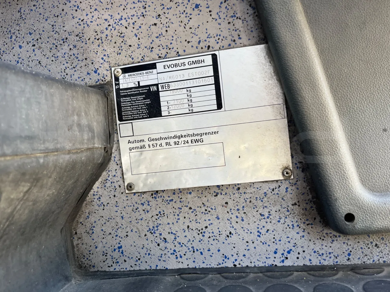 Mercedes-Benz Integro E5 4 - EUR5 - 220kW - 12.14m - vehicle plate photo