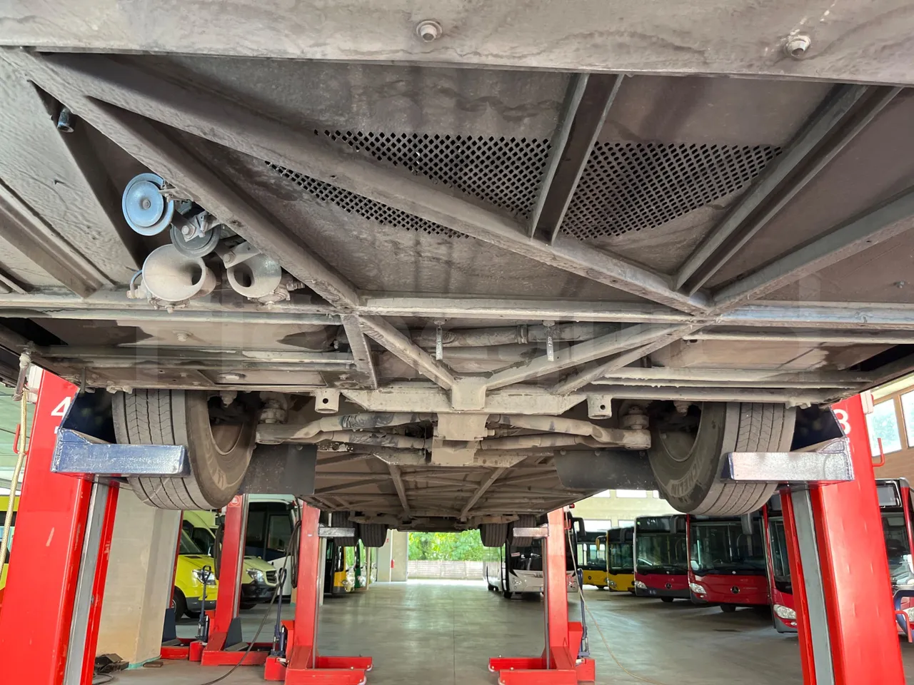 Mercedes-Benz Integro E5 4 - EUR5 - 220kW - 12.14m - front undercarriage from front