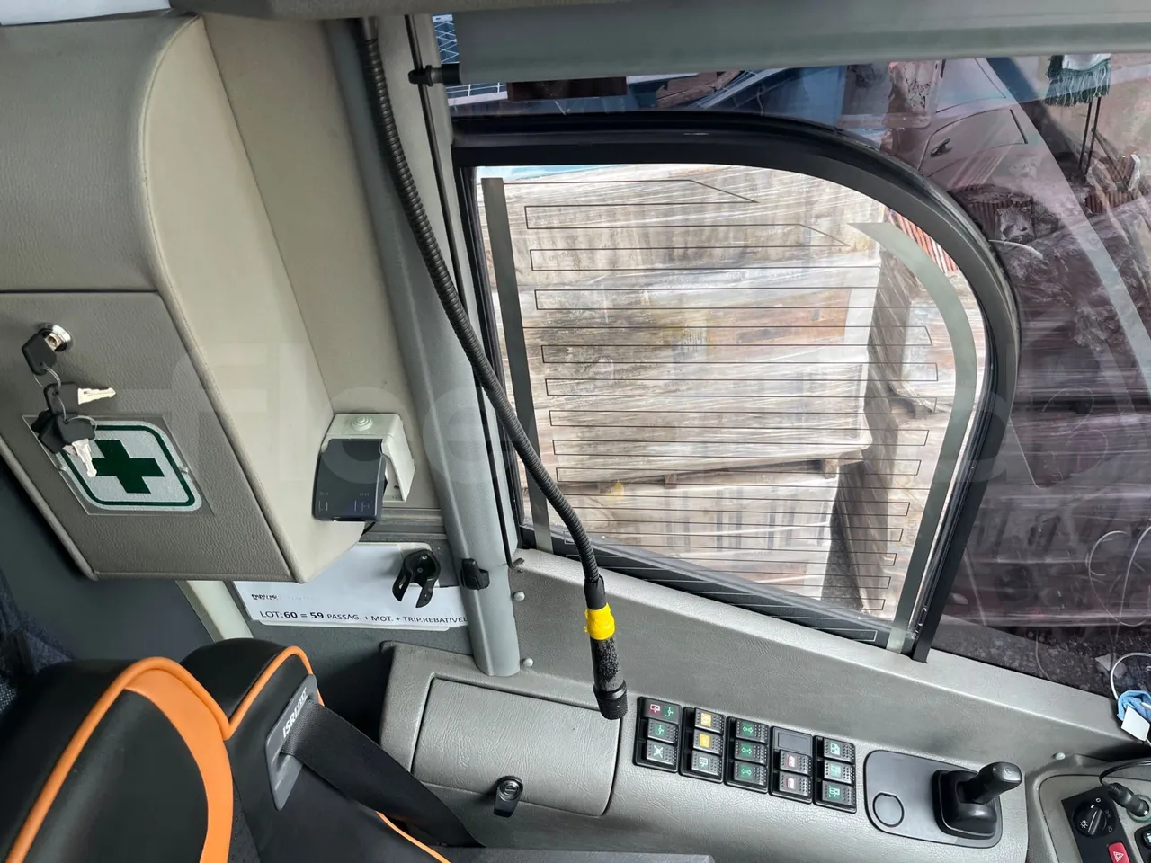 Scania Atomic K 420 EB 4X2 - Euro 4 - 309kW - 13 mt - driver microphone accessories photo