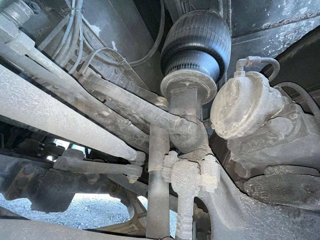 Scania Atomic K 420 EB 4X2 - Euro 4 - 309kW - 13 mt - front shock absorbers left