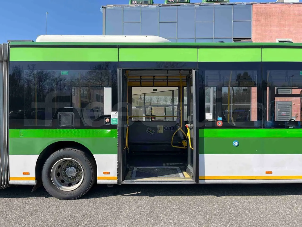 Mercedes-Benz Citaro G 0530 - Euro5 - 260kW - 17.940mt - front door 2 open