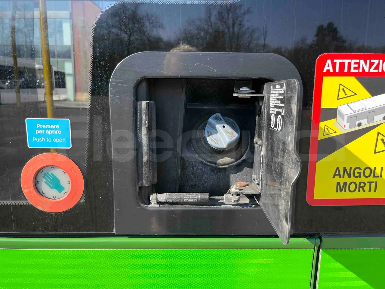 Mercedes-Benz Citaro G 0530 - Euro5 - 260kW - 17.940mt - 3/4 right rear doors closed