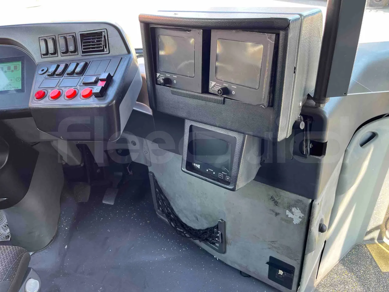 Mercedes-Benz Citaro G 0530 - Euro5 - 260kW - 17.940mt - radio accessories photo