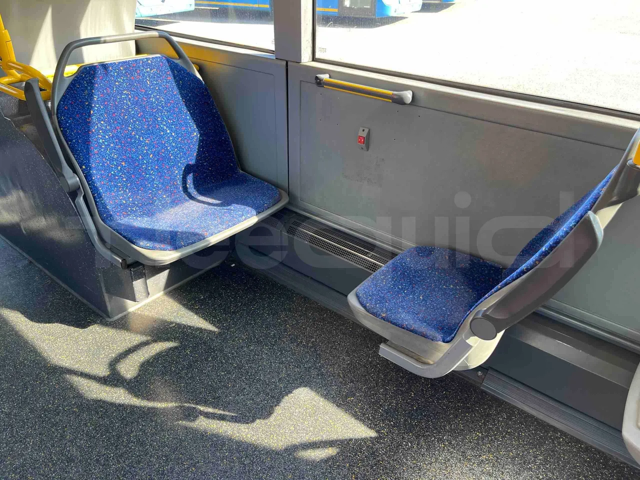 Mercedes-Benz Citaro G 0530 - Euro5 - 260kW - 17.940mt - armrest detail photo