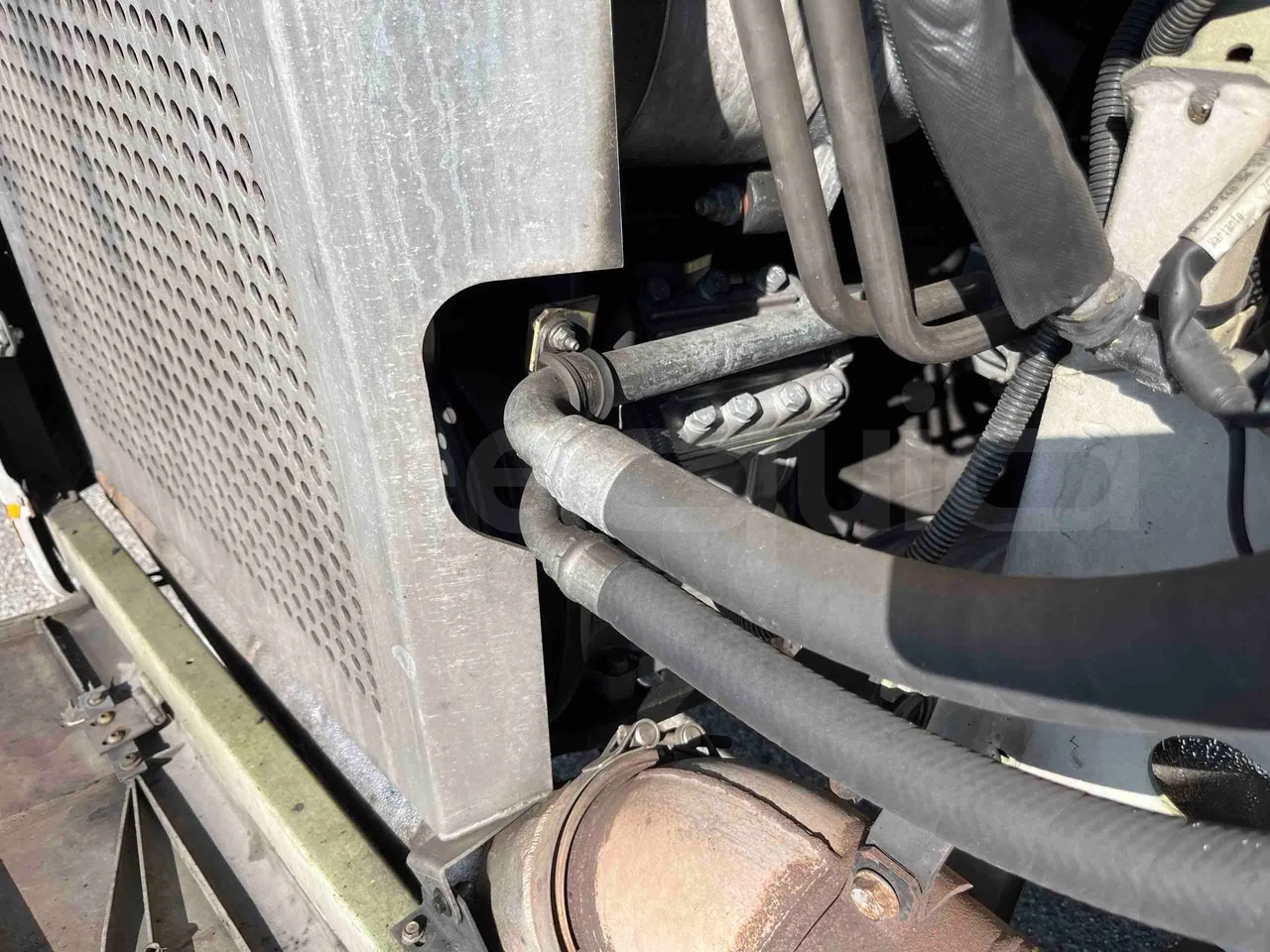 Mercedes-Benz Citaro G 0530 - Euro5 - 260kW - 17.940mt - air conditioning compressor